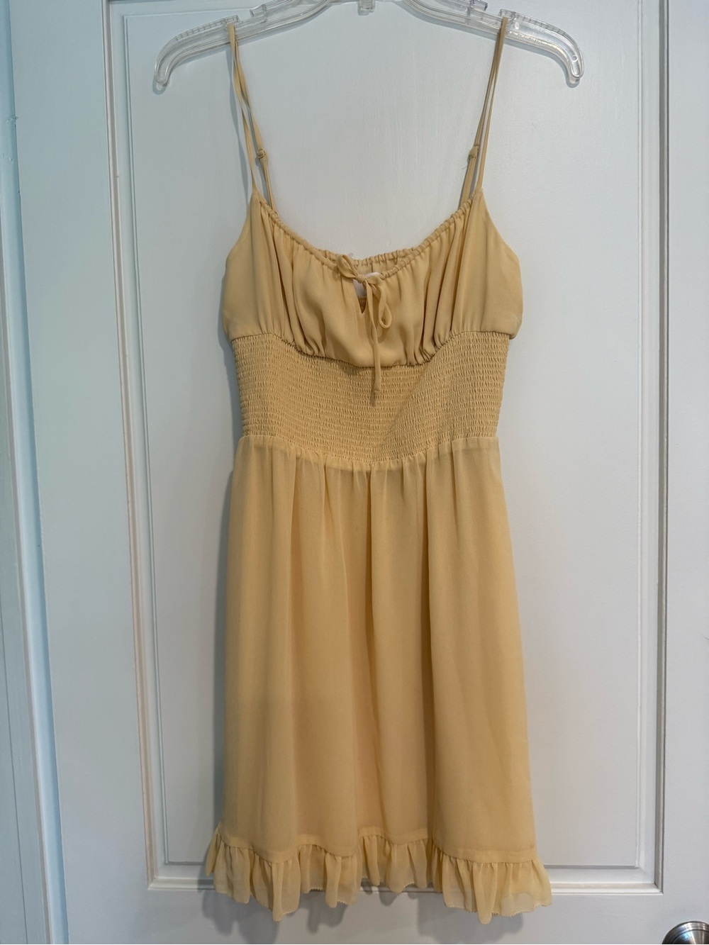 Aritzia Wilfred Pale Yellow Smocked Bodice adjustable Strap Dress